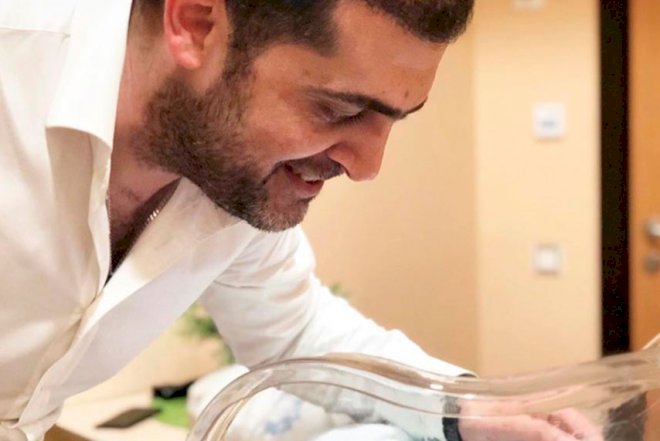   Tunar dünən doğulan oğlunun ilk şəklini paylaşdı - Foto   