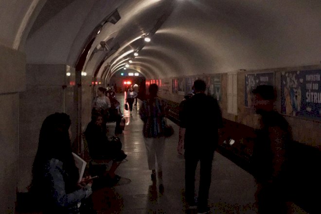    Metronun 4 stansiyasında işıqlar söndü -   Açıqlama