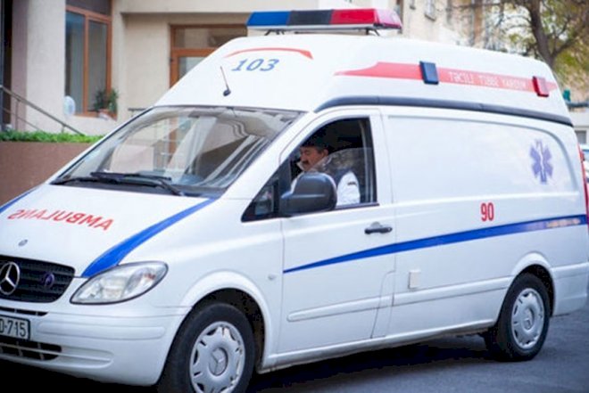    “Kamaz“ın təkəri partlayıb, bir nəfər xəsarət alıb   