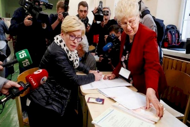    Bu ölkədə prezident və referendum seçkiləri  bir gündə keçirilir   