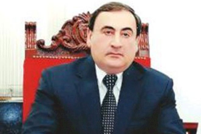    Jurnalistləri görəndə qıcıq olan hakim   