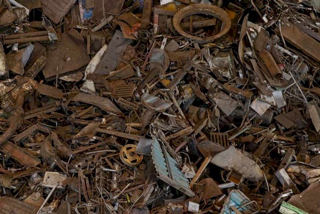   Sexdən 31 ton metal oğurlandı   