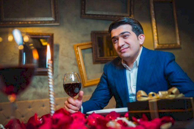    Azərbaycanlı müğənni xanımı ilə boşanıb   