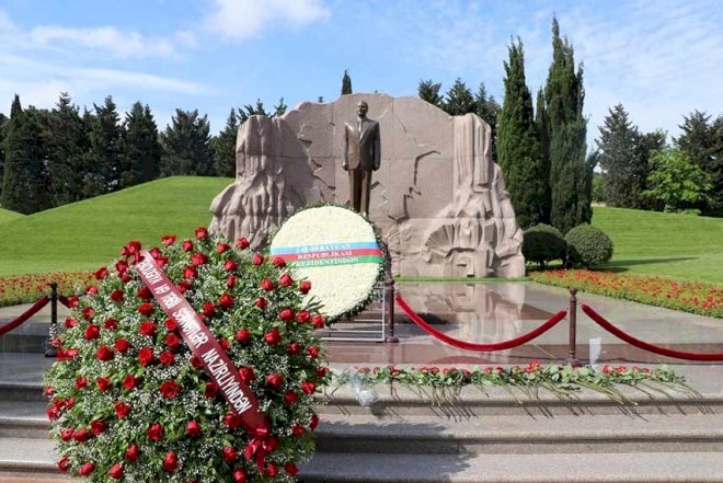    Nazirliyin işçiləri peşə bayramını qeyd edir   
