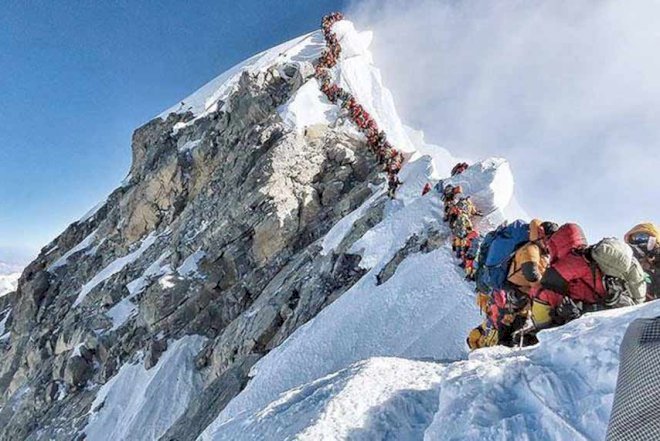    Everest dağında ölüm rekordu   