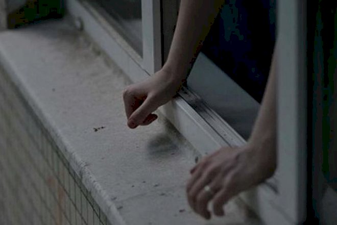    Bakıda dəhşətli intihar -   Qadın özünü 16-cı mərtəbədən atdı