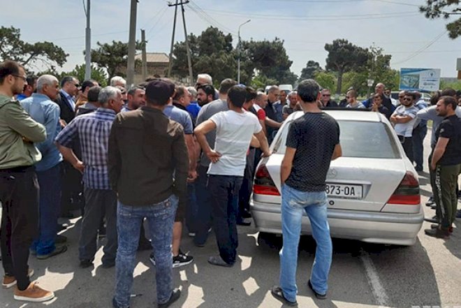    Gürcü dindarlar “Keşikçi Dağ” məsələsinə görə yolu bağlayıblar   