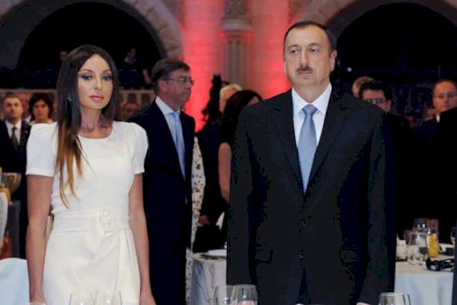    Prezident xanımı ilə “Buta” sarayında   