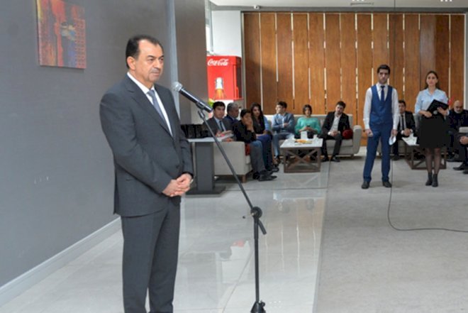    İcra başçısı istirahət üçün bir milyon pul xərclədi    