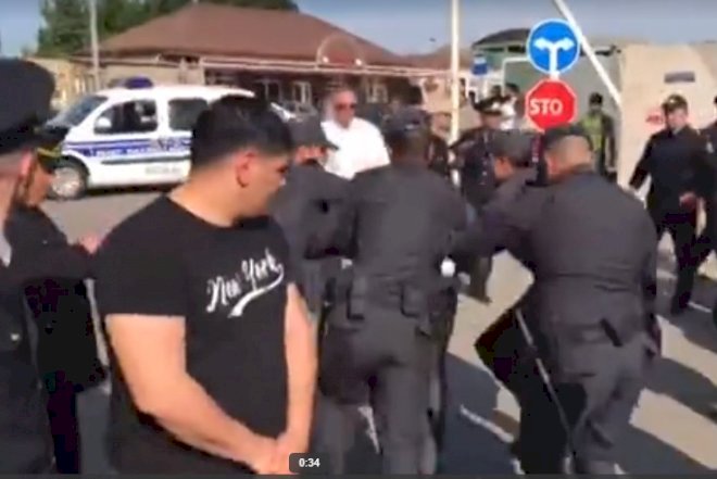    Milli Şuranın bayram tədbirində polislə qarşıdurma -   Video