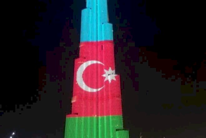    Dünyanın ən hündür binasında Azərbaycan jesti - Foto   