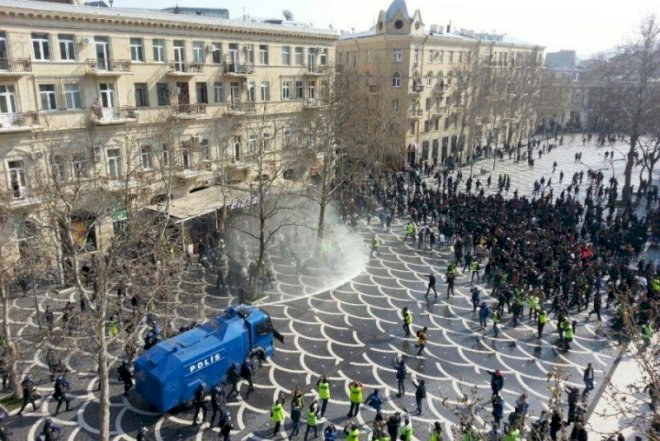    Azərbaycanda hakimiyyəti necə dəyişmək olar? –   Mümkün variantlar