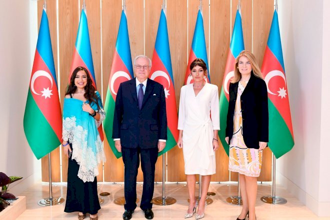    Mehriban Əliyeva Fransa şirkətinin rəhbəri ilə görüşüb   