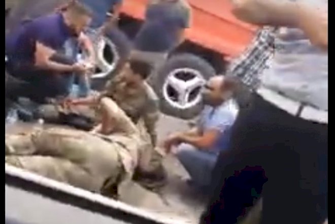    Bakıda əsgərləri daşıyan avtomobil qəzaya düşdü: Çoxlu sayda yaralı var -   Video