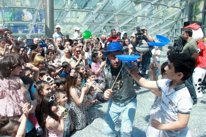    Metropoliten uşaqları belə təbrik etdi   