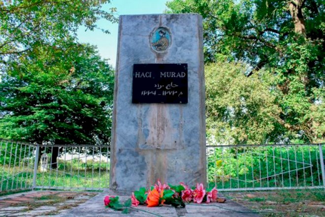    Hacı Muradın məzarı ilə bağlı Bakının qəribə mövqeyi   