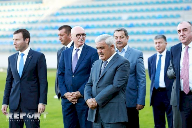    Rövnəq Abdullayevin futbolçularla motivasiya danışığı -   Fotolar 
