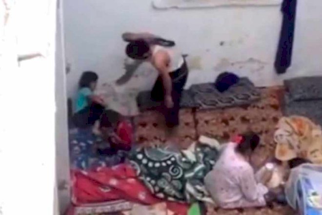    Azərbaycanda azyaşlı uşağı atası bu hala saldı -   Video