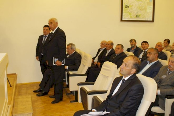    Azərbaycanda icra başçısı ilə rəis arasında qarşıdurma   