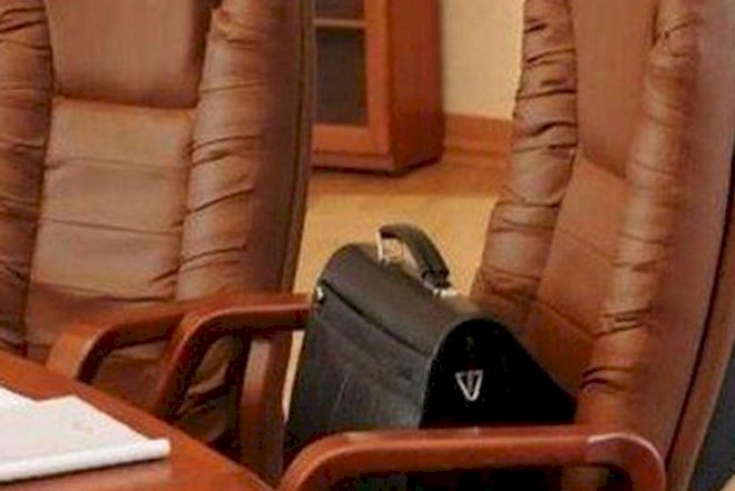    İranın təhsil naziri istefa verdi   