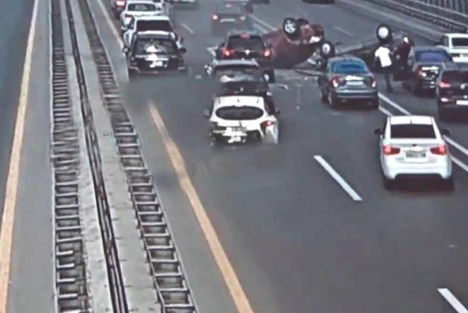    Bakıda dəhşətli qəza: 7 maşın toqquşdu, ikisi aşdı -   Video