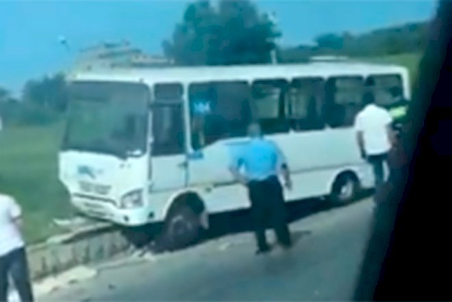    Bakıda avtobus qəza törətdi –   Video