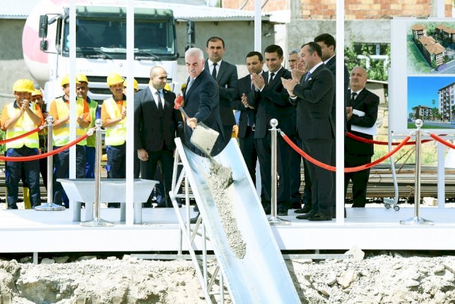    Vasif Talıbov şəhərciyin təməlini qoydu   