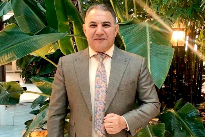    Ədalət daşlardan sənət əsərləri hazırlayır   