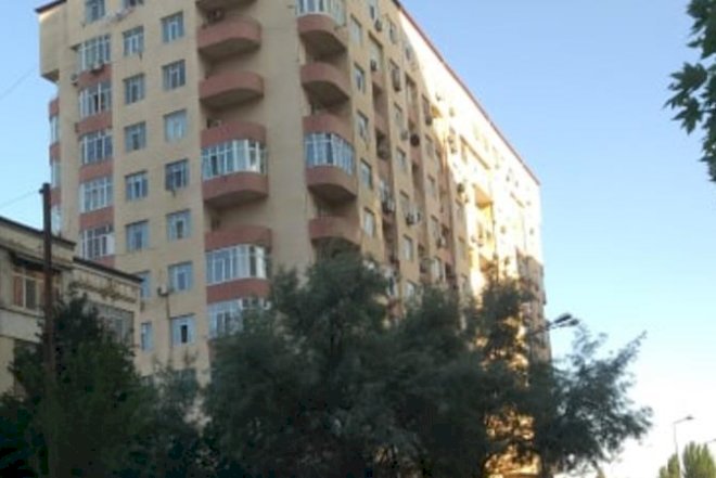    Qızının özünü binadan atdığını görən ana da özünü atıb –   Şok intiharın təfərrüatı