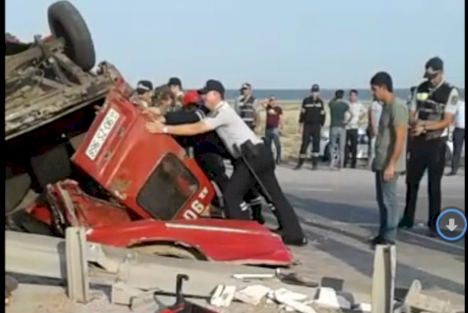    Azərbaycanda dəhşətli qəza: 3 ölü, 9 yaralı –   Video