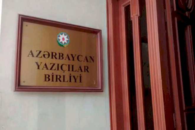    Yazıçılar Birliyindən qovulanlar -   Siyahı