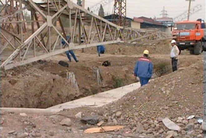    Yüksək gərginlikli elektrik dirəkləri altındakı torpaqları kim satır? -   Fotofakt