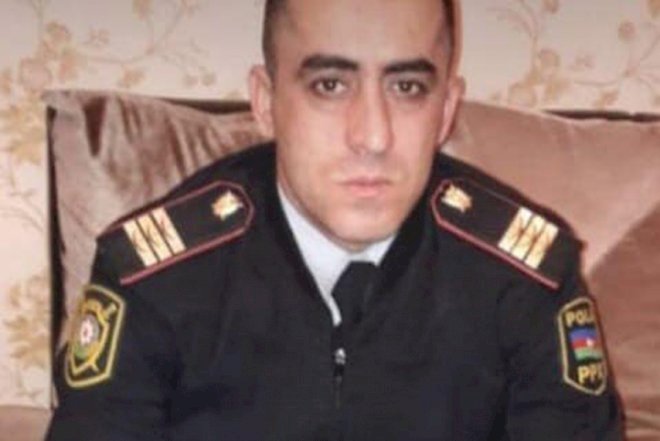    Azərbaycanda özünü asan polisin - Fotosu   