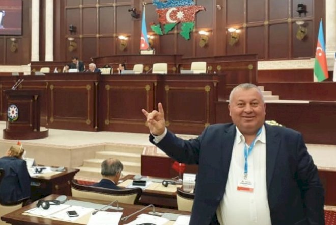   Deputat Azərbaycan parlamentində bozqurd salamı göndərdi   