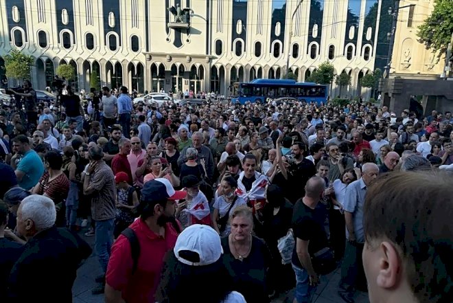    Etirazçılar Gürcüstan hakimiyyətinə 3 saat vaxt verdi   