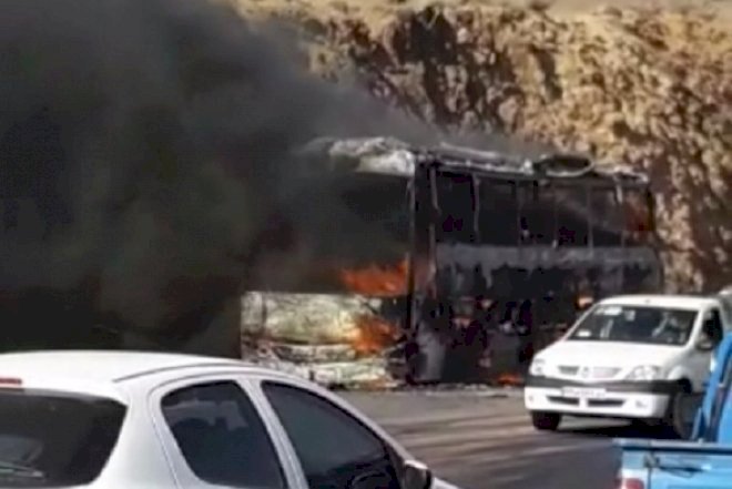    Azərbaycandan zəvvar aparan avtobus İranda yandı   