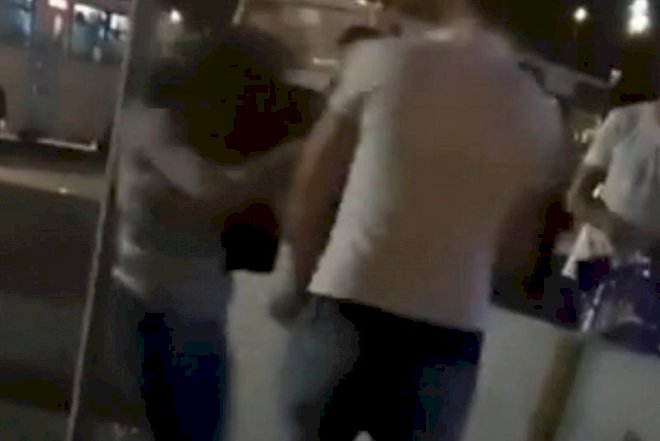    Bakıda avtobus sürücüsü qadını yumruqladı   - Video
