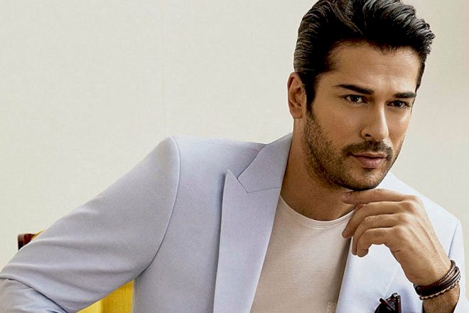    Fanat ordusundan qaçan Burak Özçivit 2 saat anbarda gizləndi -   Video