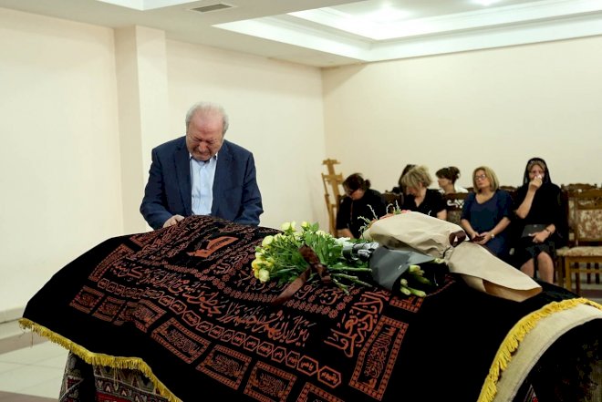    Ayaz Mütəllibov həyat yoldaşının yasında –   Fotolar