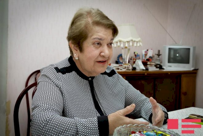    79 yaşını qeyd edən Ruhəngiz Qasımova:   “Xaricdən nəvələrim gəlib”