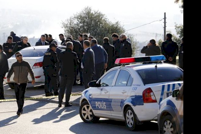    Polisin əlindən tapançanı alıb qundağı ilə döydülər –   Azərbaycanda