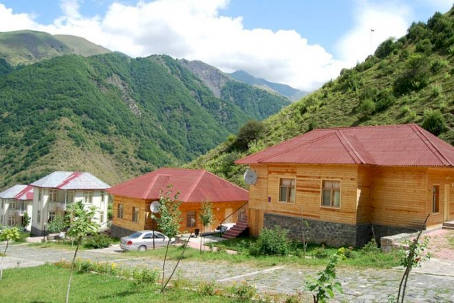    Dostunu ziyarətə gələn turist Şəkidə öldü   