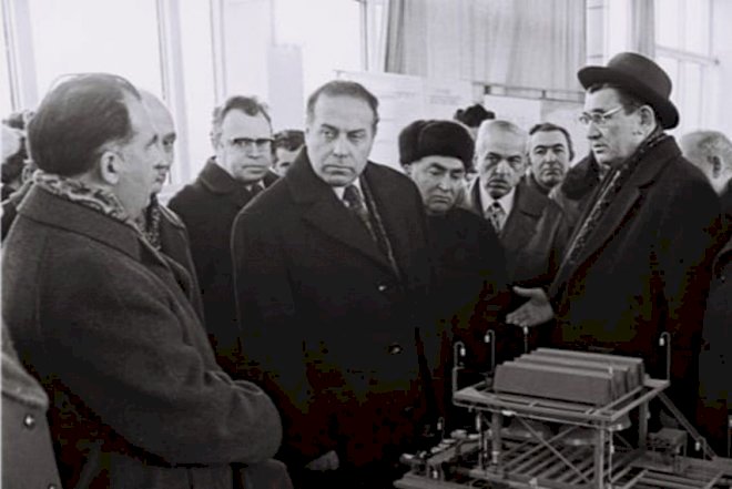    “Mixaylo şəhərdədir...”   