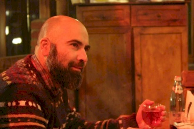    Bizim ölkədə belə saxtakarlar və ikiüzlülər çoxdur    