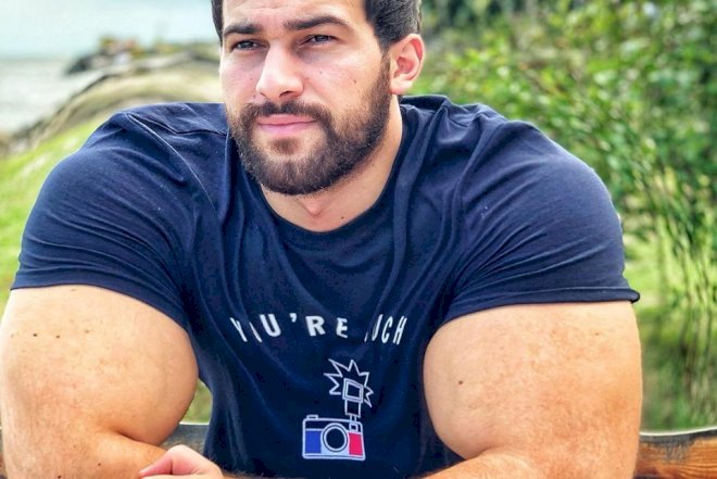    Məşhurlar arasında yeni trend: Qollarını şişirdib... - Fotolar   