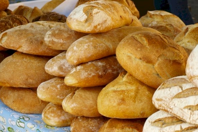    Antisanitar şəraitdə bişirilən çörəklər - Foto   