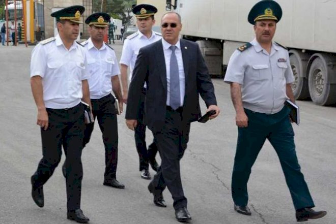    Gömrükdə 32 minlik mal üçün 14 min “rüsum” tələb olunur –   Etiraz