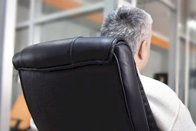    Azərbaycanda məmurun kabinetdən meyiti tapıldı   