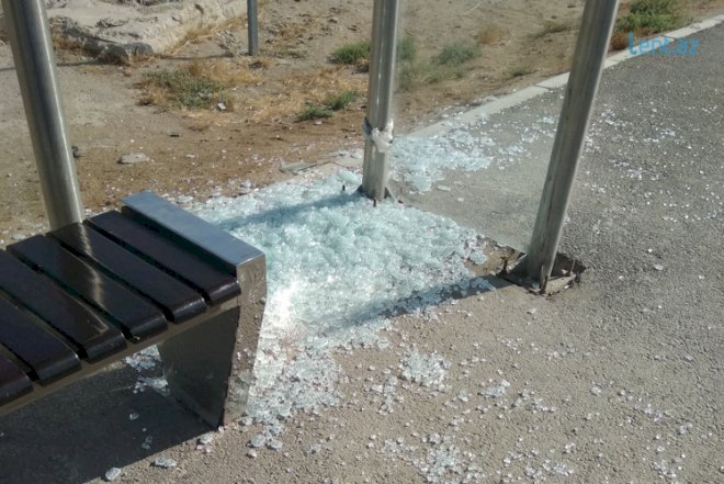    Şüşələri parçalanır: Bakıdakı dayanacaqlar küləyə dayanıqsızdır? -   Rəsmi açıqlama