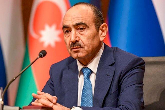    “Əli Kərimli köməkçisinin arxasında gizlənərək qaçdı...”   